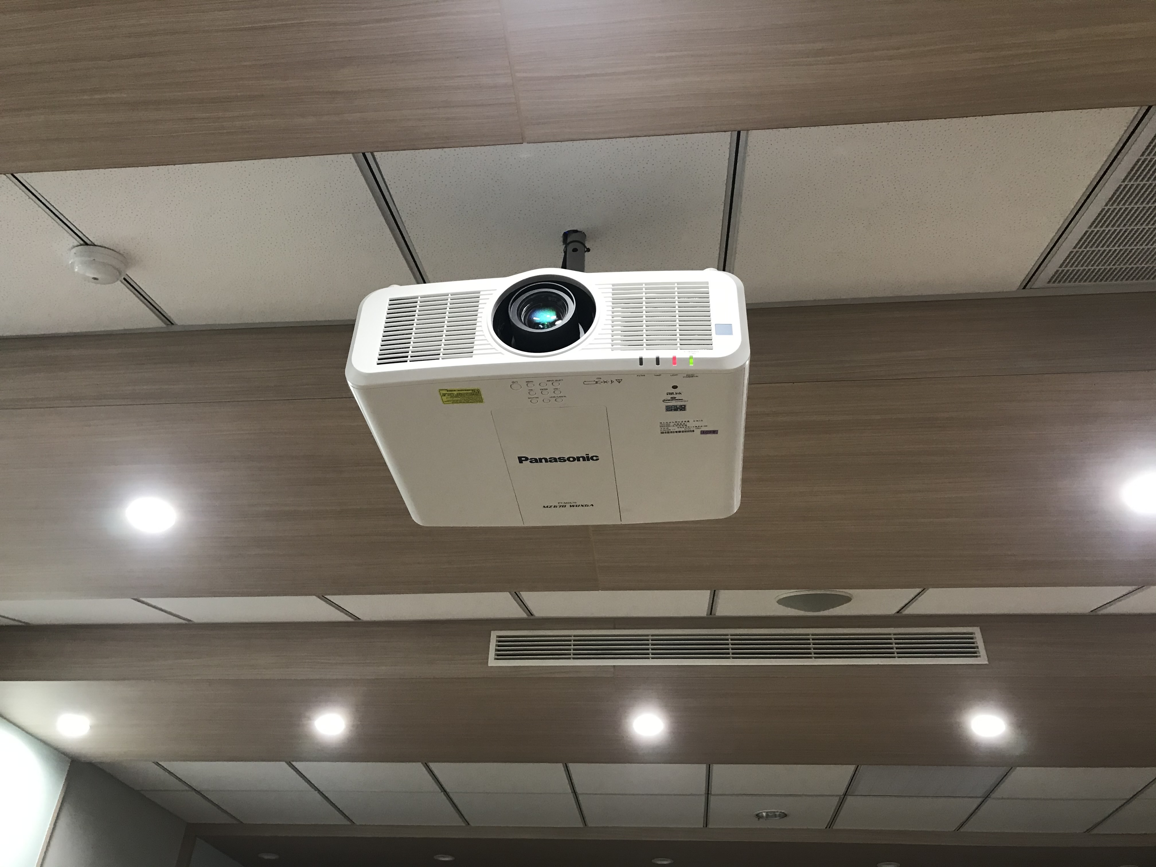 各場所投影機、布幕安裝